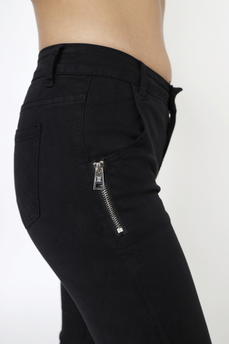  AMNESIA Jeans with zipped and patents