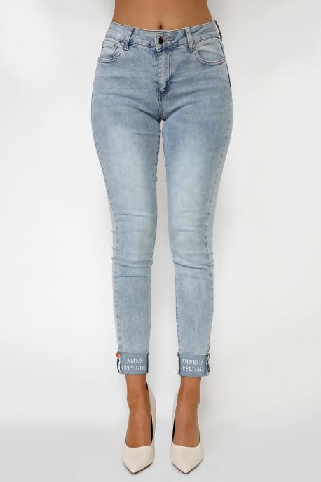  AMNESIA Hemmed jeans with writing